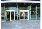Automatic door at the entrance and exit Automatic door at the entrance and exit
